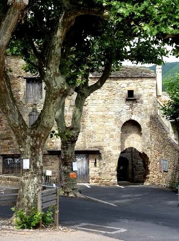 L' abbaye Saint-Pierre-aux-Liens