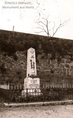Le monuments aux morts, cpa