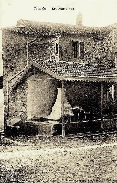 Les fontaines, cpa