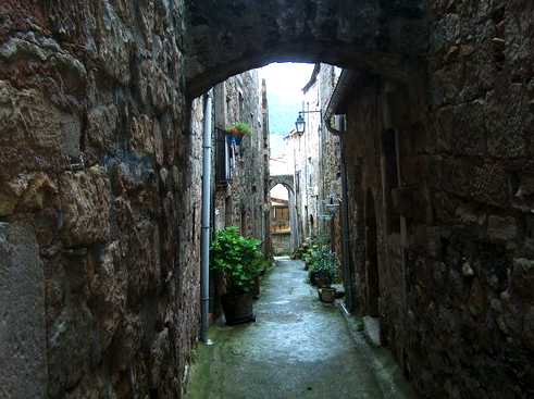 Dans le village