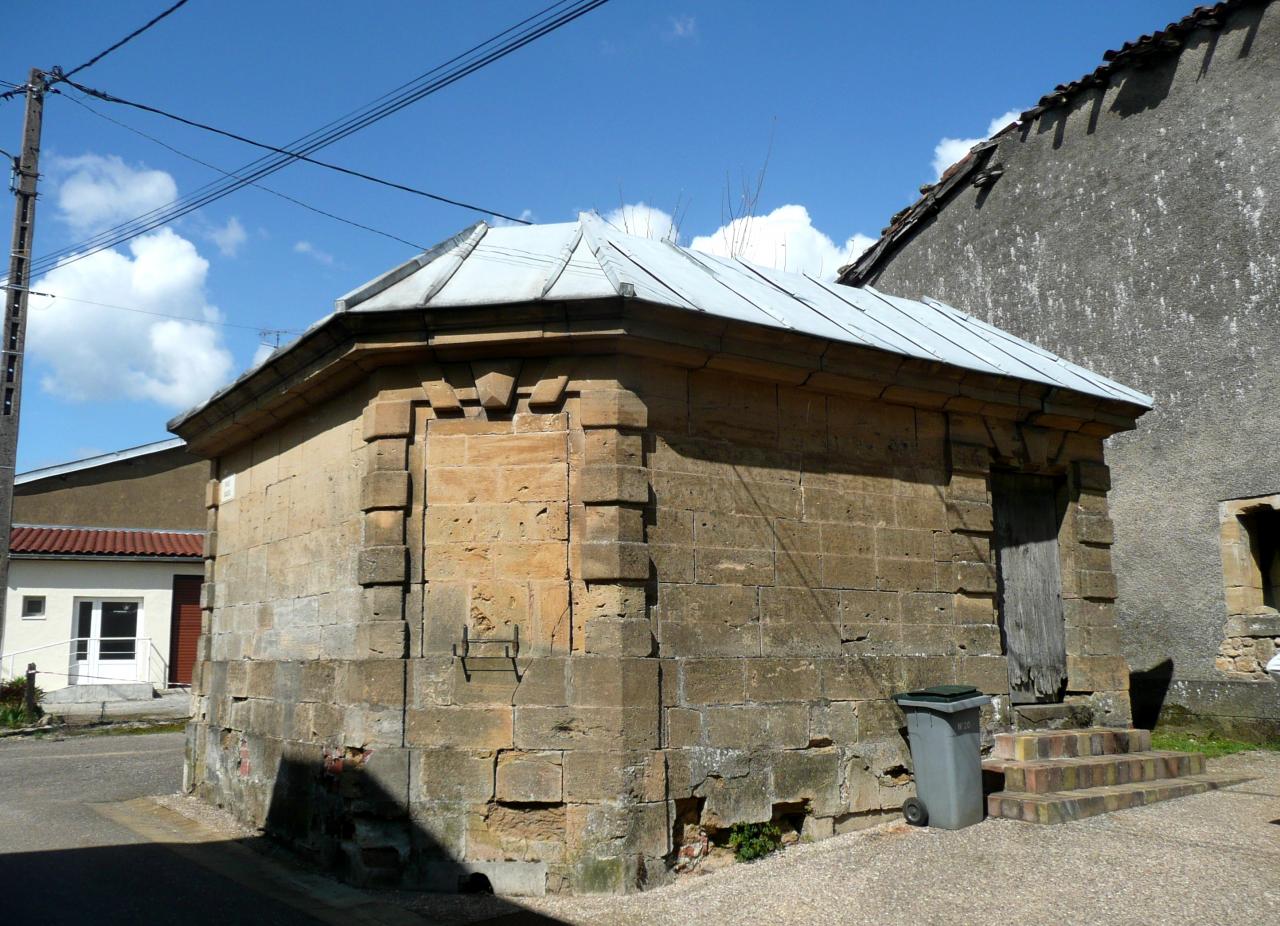 Juvigny-sur-Loison (Meuse) Un lavoir