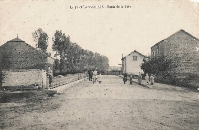La Ferté-sur-Chiers (08) Gare CPA