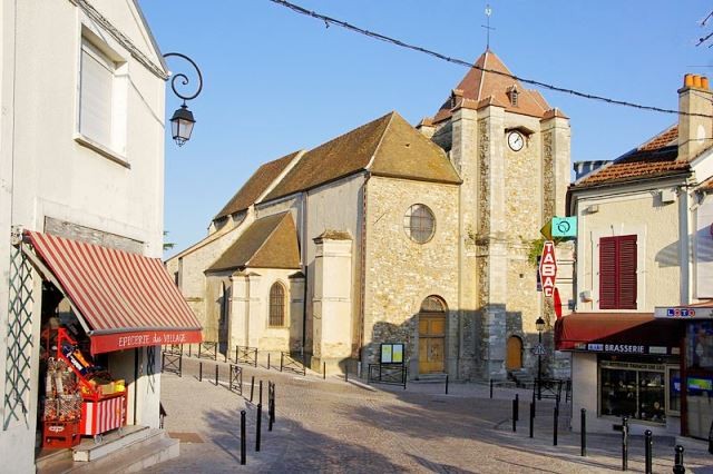 La queue en brie val de marne l eglise saint nicolas et le cafe