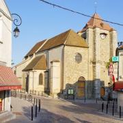 La queue en brie val de marne l eglise saint nicolas et le cafe