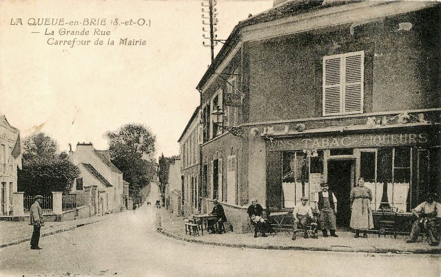 La queue en brie val de marne le carrefour de la mairie cpa