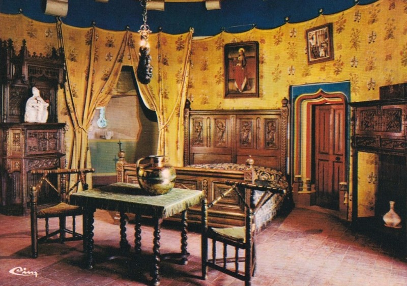 La Rochepot (Côte d'Or) Le château, chambre du capitaine des gardes CPA