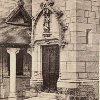 Le château, cour CPA