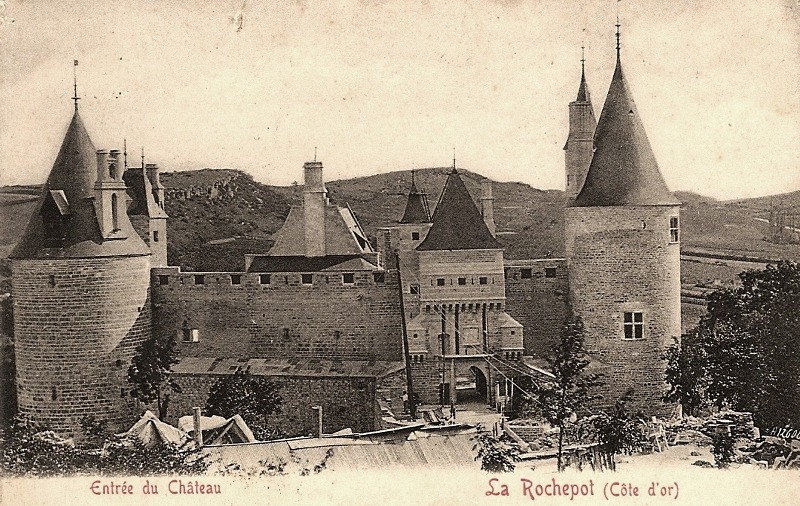 La Rochepot (Côte d'Or) Le château, entrée CPA