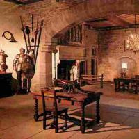 Le château, salle des gardes CPA