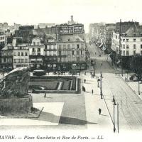 Le havre seine maritime la place gambetta et la rue de paris cpa
