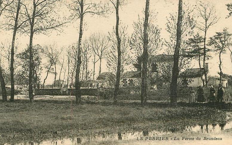 Le Perrier (Vendée) La ferme du Brandeau CPA