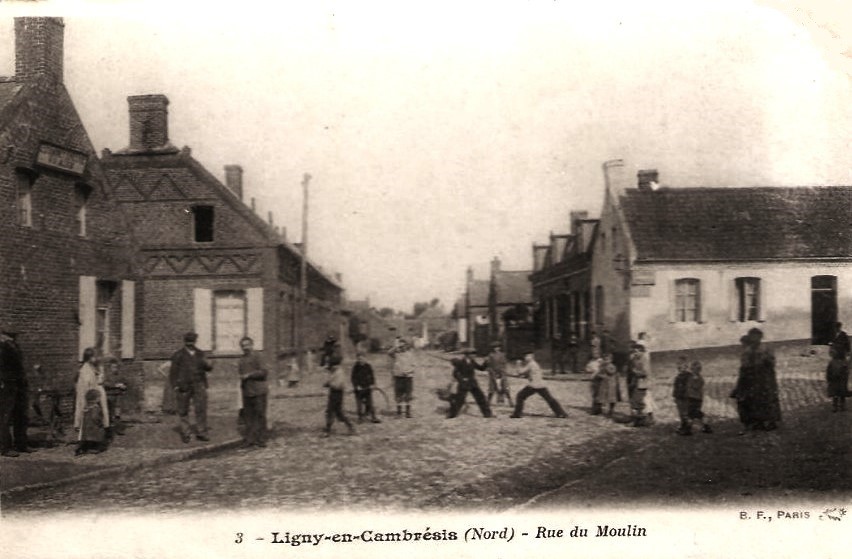 Ligny en cambresis 59 la rue du moulin cpa