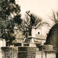 Ligny en cambresis 59 le monument aux morts cpa