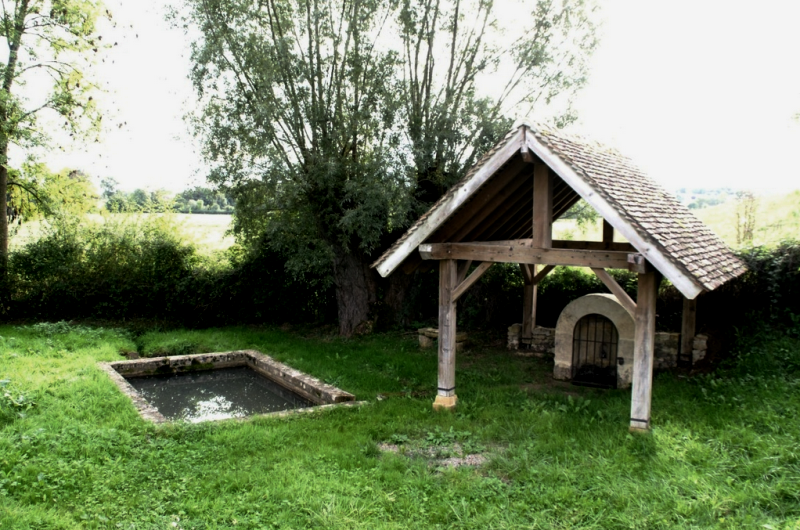 Limanton (Nièvre) Anizy, le lavoir