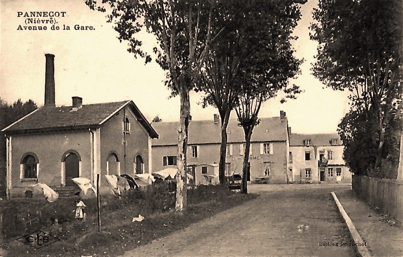 Limanton (Nièvre) Panneçot, l'avenue de la Gare CPA