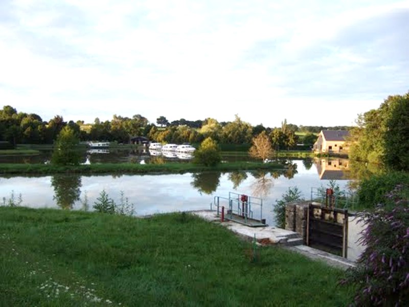 Limanton (Nièvre) Panneçot, l'écluse