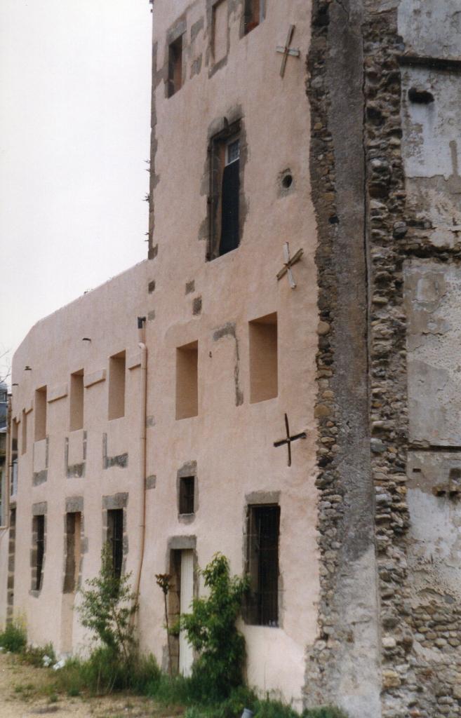 Lodève, le 7 avenue Denfert vue arrière sur la Lergue en 2005