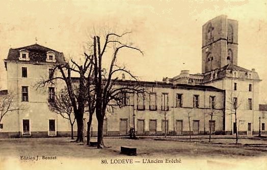 Lodève (Hérault) L'ancien évêché CPA