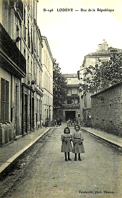 Lodève (Hérault) L'avenue de la République  CPA