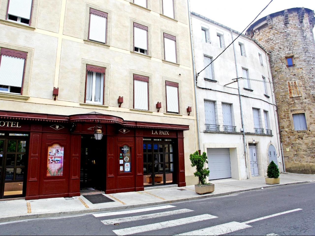 Lodève (Hérault) L'Hôtel de la Paix
