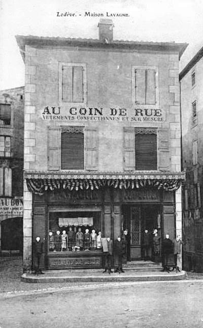 Au Coin de Rue, cpa