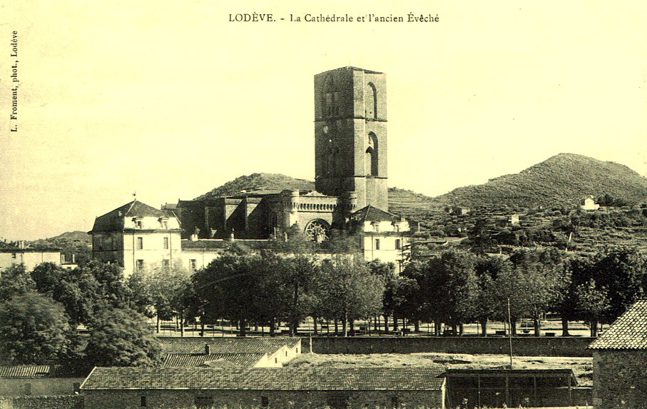 Lodève (Hérault) La cathédrale et l'ancien évêché