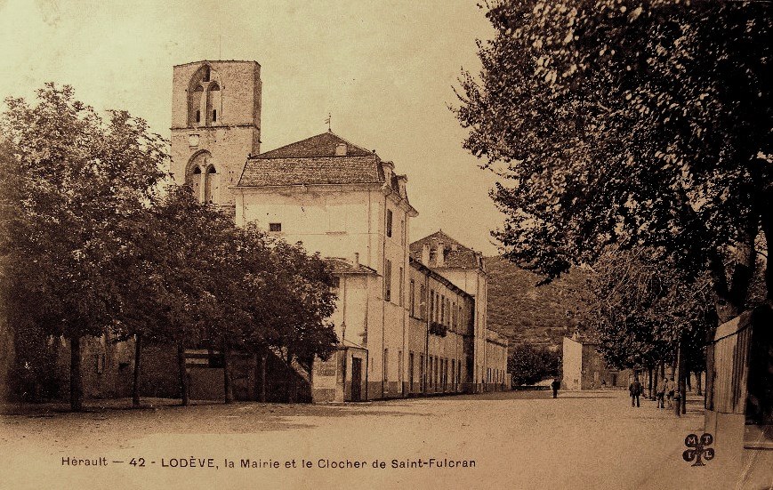 Lodève (Hérault) L'hôtel de Ville CPA