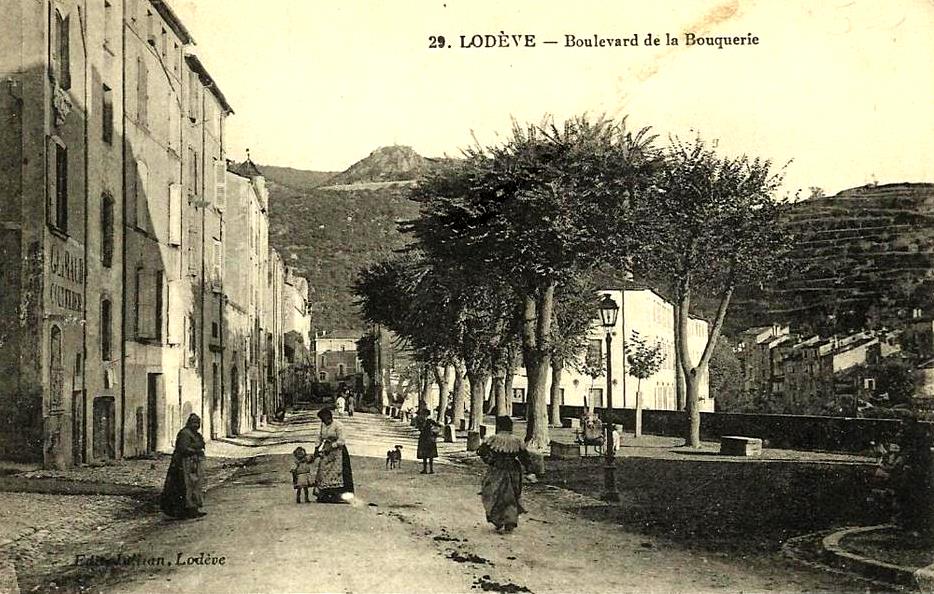 Lodève (Hérault) Le Bld de la Bouquerie CPA