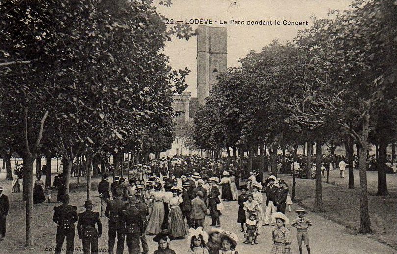 Lodève (Hérault) Le parc, un concert CPA