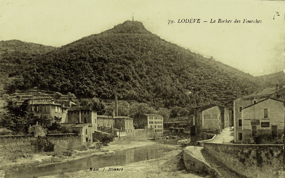 Lodève (Hérault) Le rocher des Fourches CPA