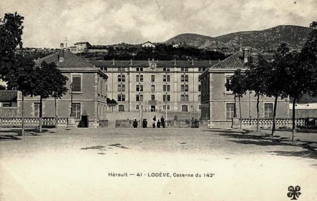 Casernes, cpa