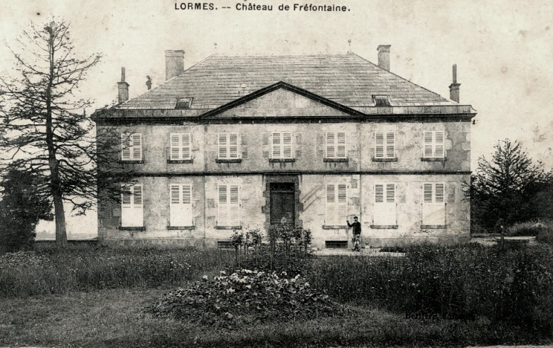 Lormes (Nièvre) Fraifontaine, Le château CPA