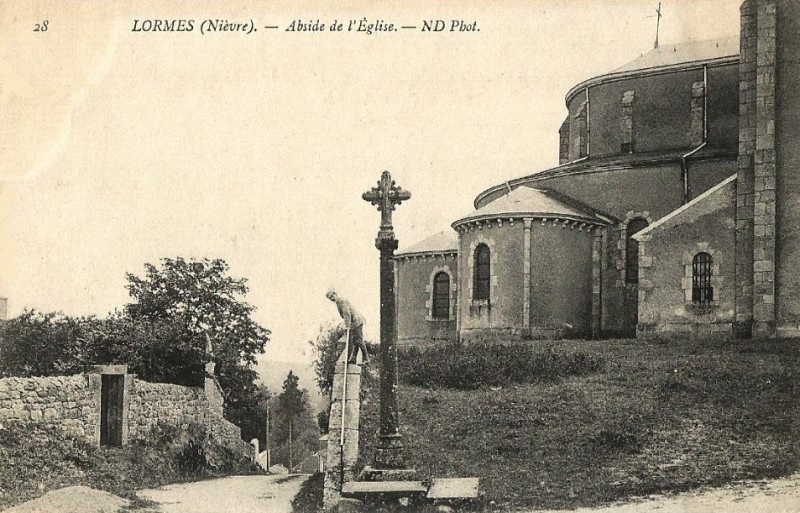 Lormes (Nièvre) L'église Saint-Alban, l'abside CPA