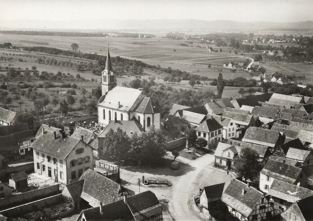 Lupstein 67 l eglise saint quentin et la place cpa