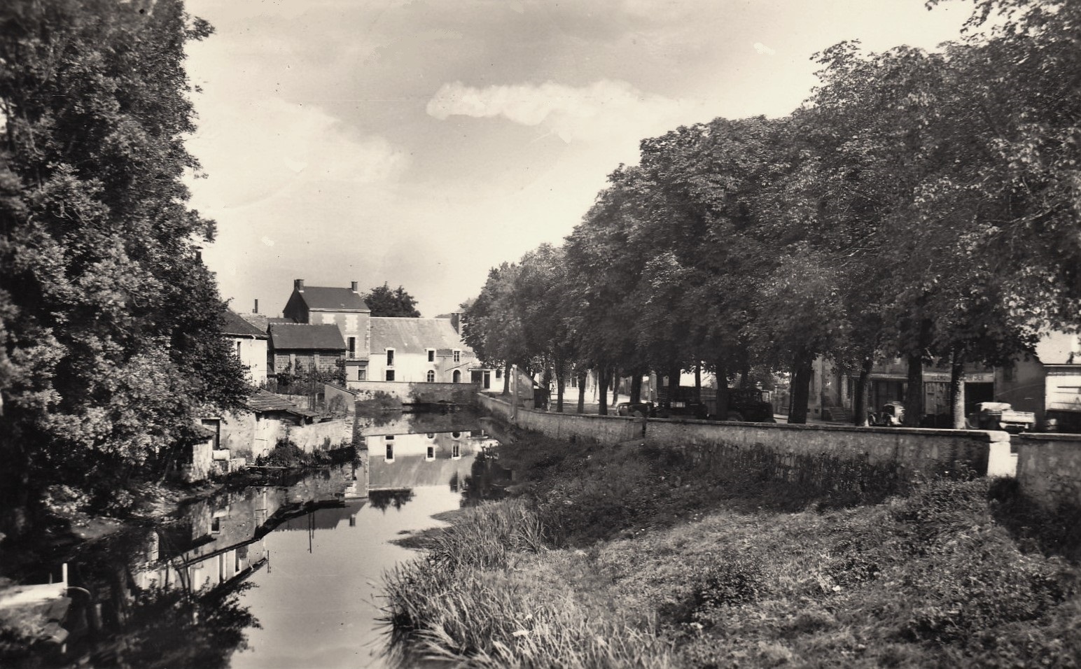 Luzy (Nièvre) L'Alène et la promenade CPA