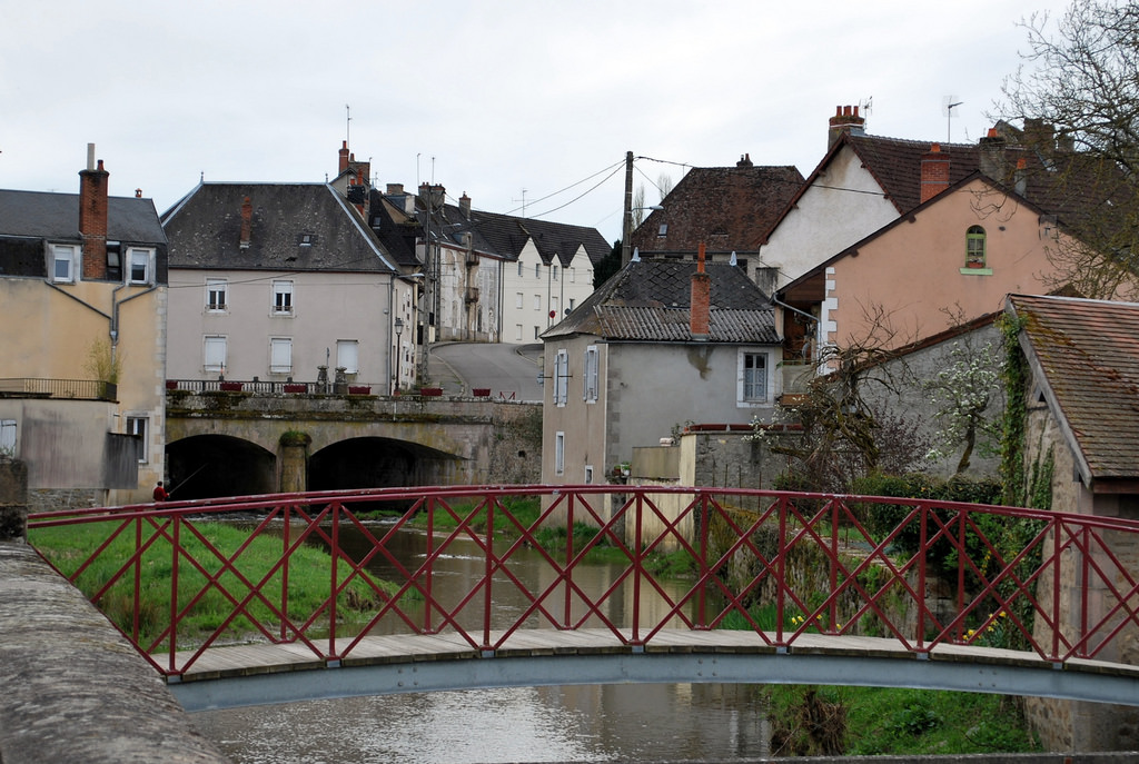 Luzy (Nièvre) L'Alène