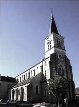 Luzy (Nièvre) L'église St Pierre