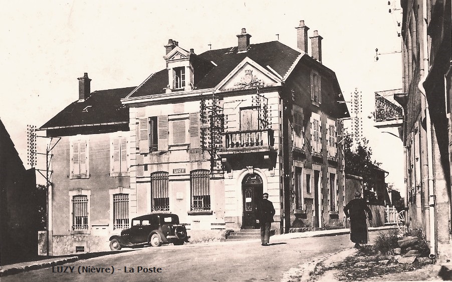 Luzy (Nièvre) La Poste CPA