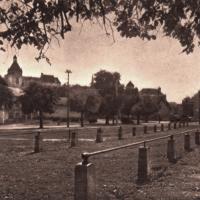 Le vieux château et le champ de foire CPA