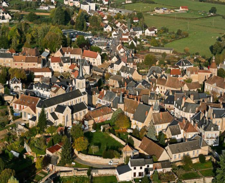 Luzy (Nièvre) Vue aérienne