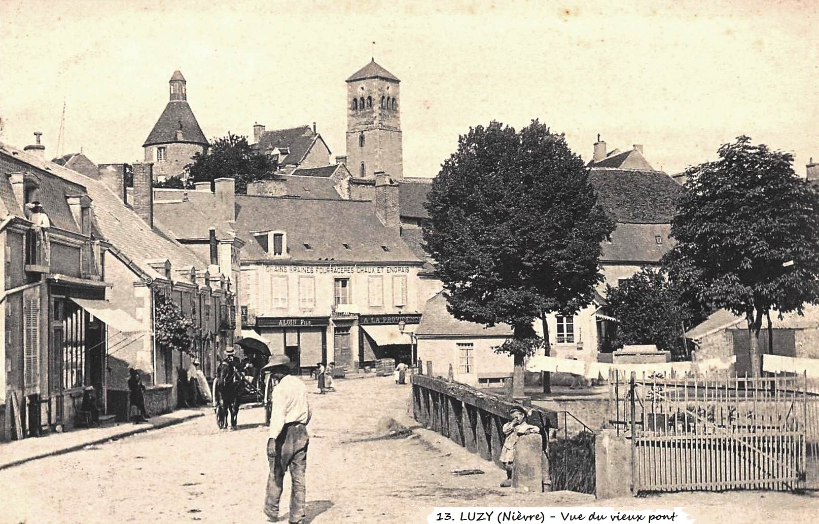 Luzy (Nièvre) Vue du vieux pont CPA