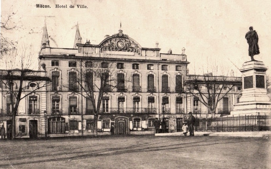 Mâcon (71) Hôtel de Ville, hôtel particulier de Montrevel CPA