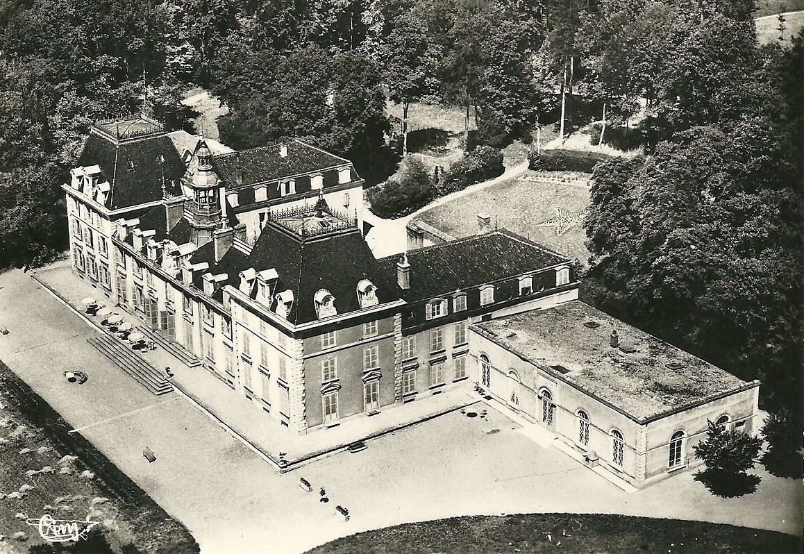 Mâcon (71) Saint-Jean-Le-Priche, château Saint-Jean CPA