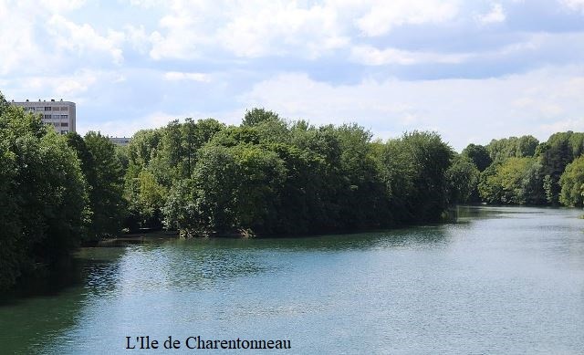 Maisons alfort val de marne l ile de charentonneau depuis la passerelle