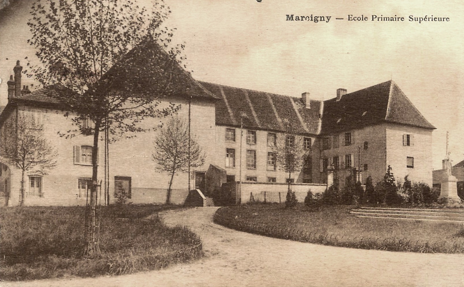 Marcigny (71) Couvent des Ursulines, Ecole primaire supérieure CPA