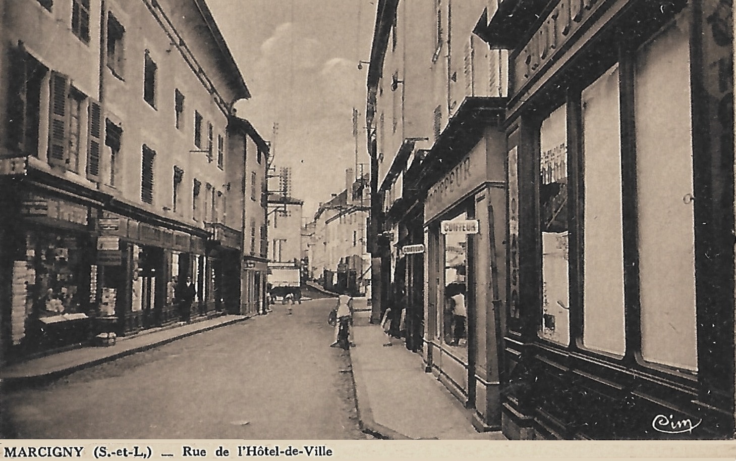 Marcigny (71) Rue de l'Hôtel de Ville CPA