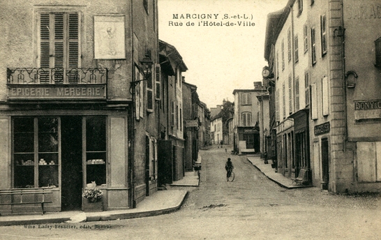 Marcigny (71) Rue de l'Hôtel de Ville CPA