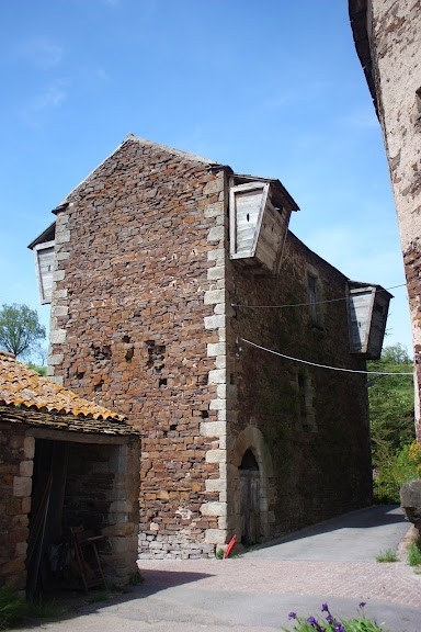 Dans le village