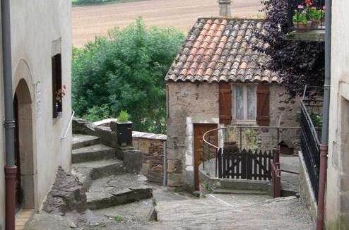 Dans le village