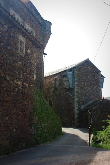 Marnhagues et latour aveyron ruelle